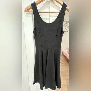 Lush Black Sleeveless Scoop Neck Skater Dress Size: XS